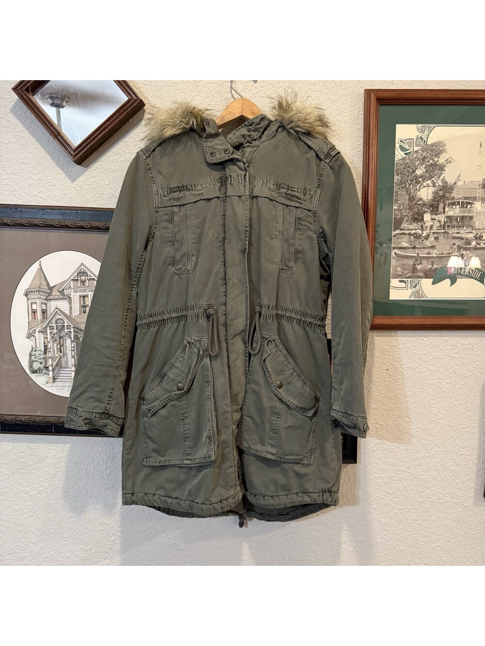 American Eagle Outfitters Parka Jacket Womens Medium Green Hooded Faux Fur Trim